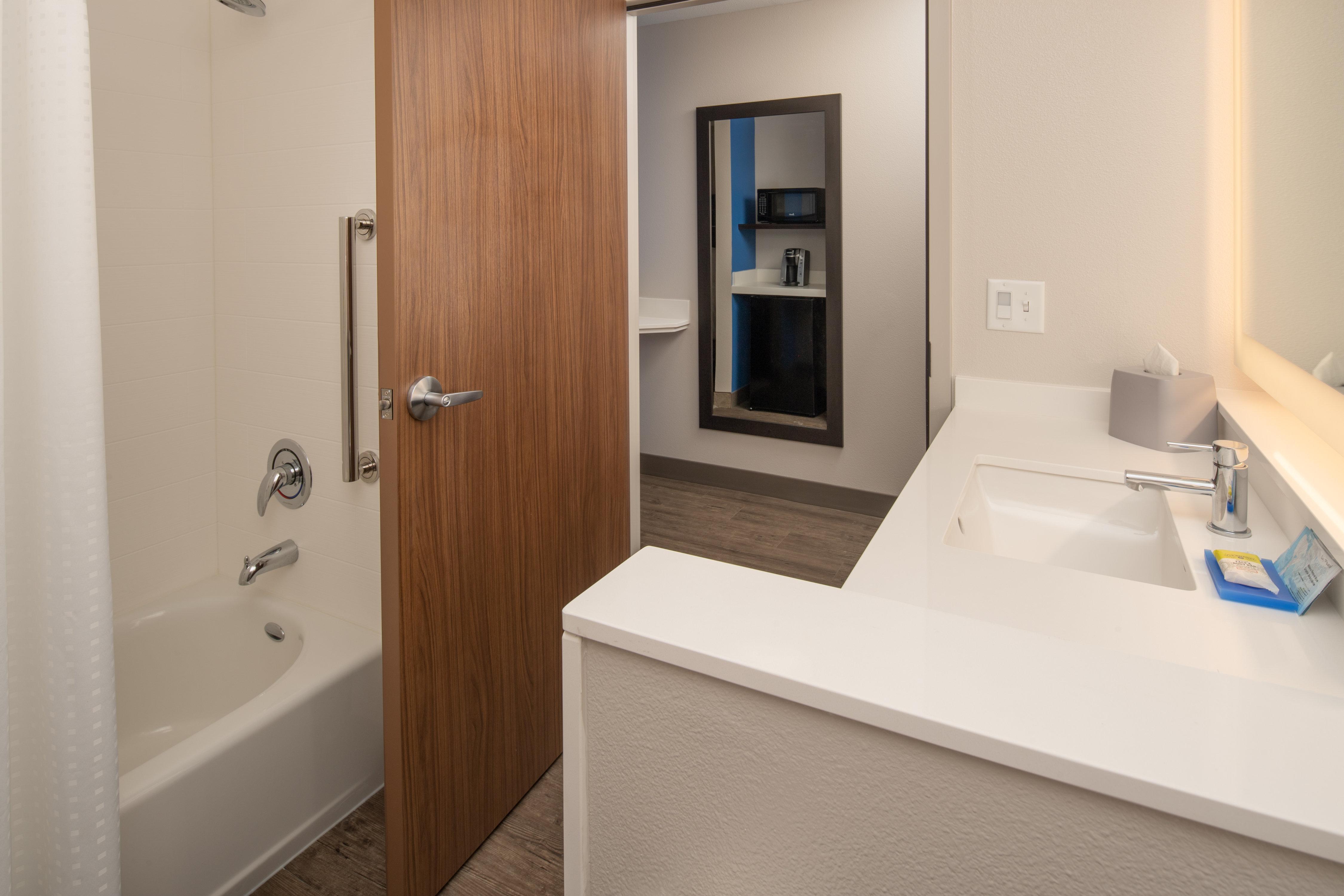 Holiday Inn Express & Suites - Camas By Ihg Exterior foto